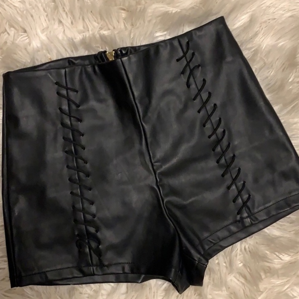 SOLD !! 🖤 Faux Leather Shorts 🖤